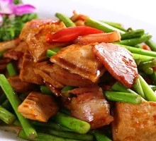 Garlic Shoots with Preserved Pork