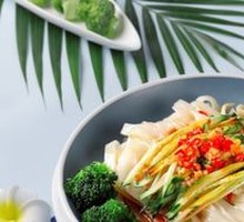 Secret-Recipe Spinach Cold Noodles