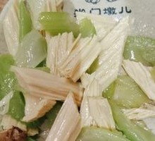 Celery with Yellow Skin Tofu Shreds