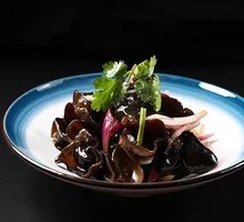 Shredded Onion with Wood Ear Mushrooms