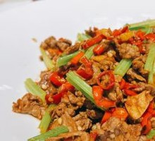 Stir-Fried Beef with Yellow Onion