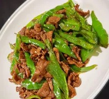 Xiangshu Gang chili stir-fried with pork
