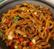 Stir-fried smoked bamboo shoots with preserved pork