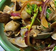 Spicy Stir-Fried Clams