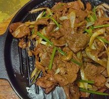 Beijing-style Grilled Meat on Iron Skillet