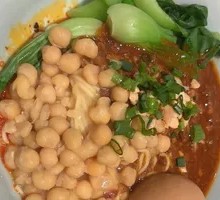 Spicy Pork Sauce Noodles with Peas