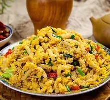 Stir-Fried Noodles with Green Pepper and Egg