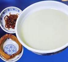 Soybean Juice with Fried Dough Rings