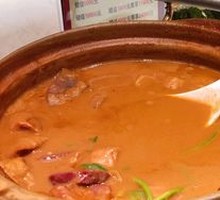 Braised Pork Intestines in Clay Pot