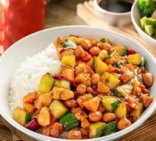 Sauce-Braised Chicken Rice Bowl