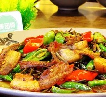Stir-Fried Pork Rice Bowl