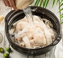 Bamboo Fungus Chicken with Coconut
