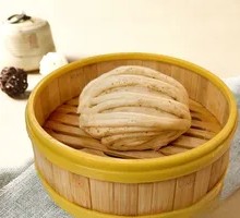 Fast Food with Steamed Buns