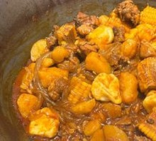 Stewed Pork Ribs in Iron Pot