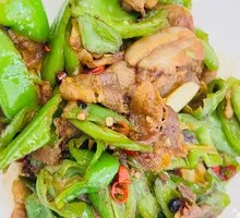Stir-fried Pork with Long Green Chili