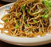 Mung Bean Sprouts with Tofu Strips