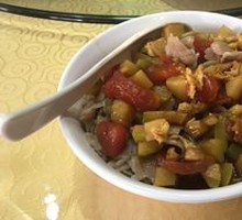 Red Rice Noodles with Spicy Sauce