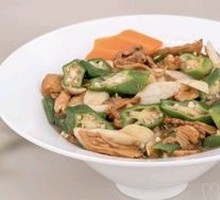 秋葵茭白炒鸡胸肉片盖饭