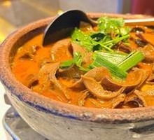 Braised Beef Intestines in Clay Pot