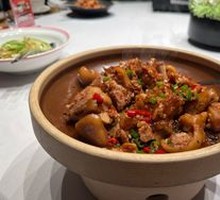 Braised Pork Trotters with Preserved Mustard Greens