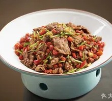 Stir-Fried Beef with Yellow Onion