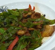 Premium Stir-Fried Pork with Green Peppers