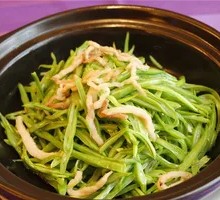 Stir-fried shredded lentils with pork