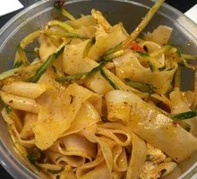 Baoji Noodles with Hand-Rolled Skin