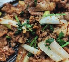 Beijing-style Grilled Meat on Iron Skillet