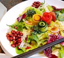 Extra Virgin Olive Oil Salad