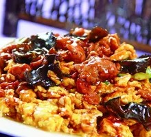 Sour Stir-Fried Egg with Wood Ear Mushrooms