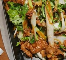 Grilled Lamb on Hot Plate