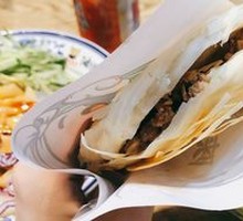 Classic Braised Pork in Flatbread