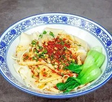 Traditional Oil-Poured Noodles