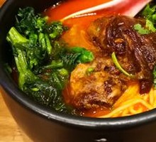 Vanilla Tomato Soup with Pork Knuckle Noodles