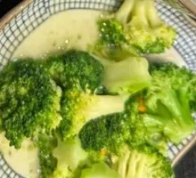 Steamed Broccoli with Soy Sauce