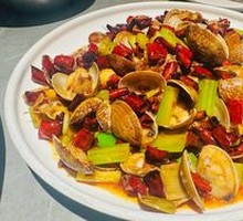 Spicy Stir-Fried Clams