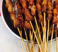 Charcoal-grilled Lamb Skewers
