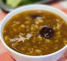 Barley, Chinese Yam, and Red Date Porridge