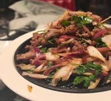 Beijing-style Grilled Meat on Iron Skillet