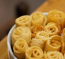 Crispy Golden Rolls
