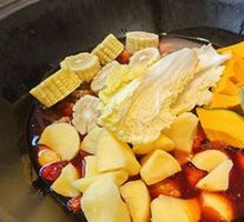 Stewed Pork Ribs in Iron Pot