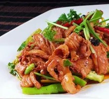 Rural Stir-Fried Pork with Noodles
