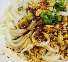 Traditional Oil-Poured Noodles