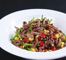 Stir-Fried Beef with Yellow Onion