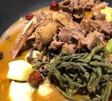 Stewed Goose in Iron Pot
