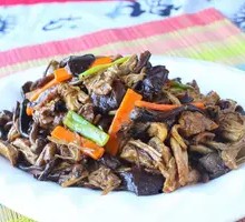 Stir-fried Pork with Chanterelles