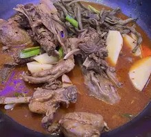Stewed Goose in Iron Pot