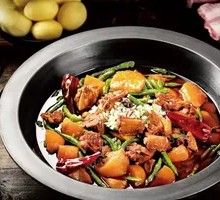 Stewed Pork Ribs in Iron Pot