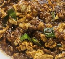 Sour Stir-Fried Egg with Wood Ear Mushrooms